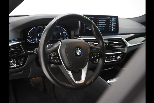 BMW 5 Serie Touring 530e xDrive | Panoramadak | Harman/Kardon | HUD | Camera | Leder | Keyless | Adaptive Cruise