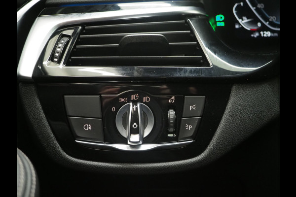 BMW 5 Serie Touring 530e xDrive | Panoramadak | Harman/Kardon | HUD | Camera | Leder | Keyless | Adaptive Cruise