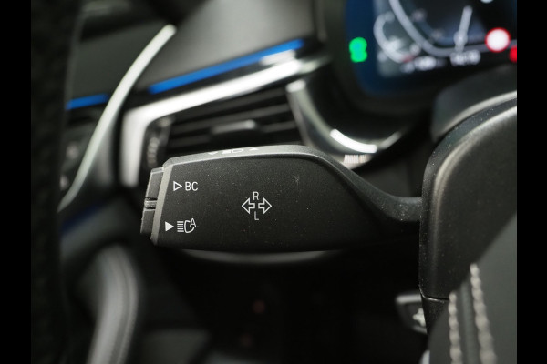 BMW 5 Serie Touring 530e xDrive | Panoramadak | Harman/Kardon | HUD | Camera | Leder | Keyless | Adaptive Cruise