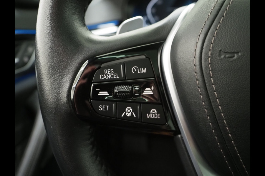 BMW 5 Serie Touring 530e xDrive | Panoramadak | Harman/Kardon | HUD | Camera | Leder | Keyless | Adaptive Cruise