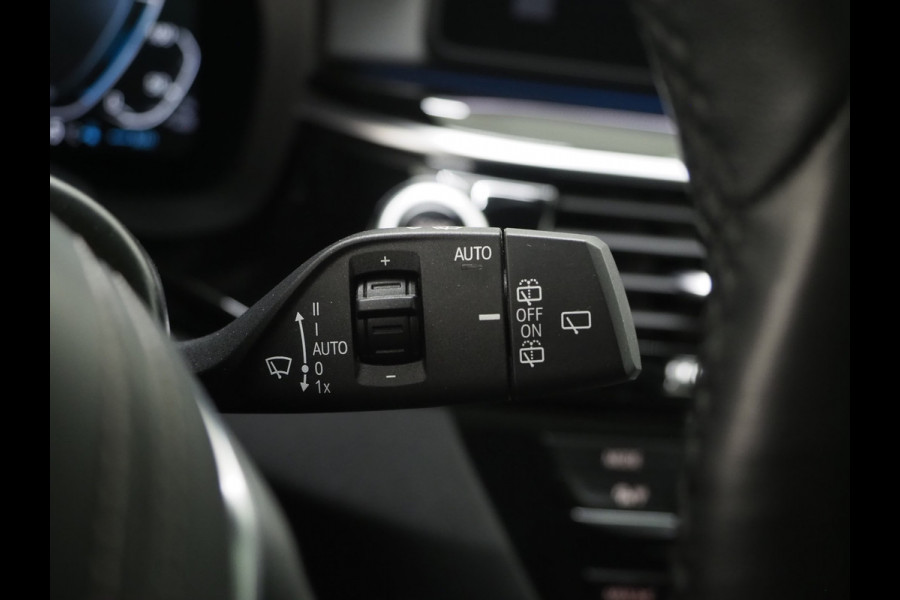 BMW 5 Serie Touring 530e xDrive | Panoramadak | Harman/Kardon | HUD | Camera | Leder | Keyless | Adaptive Cruise