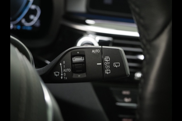 BMW 5 Serie Touring 530e xDrive | Panoramadak | Harman/Kardon | HUD | Camera | Leder | Keyless | Adaptive Cruise