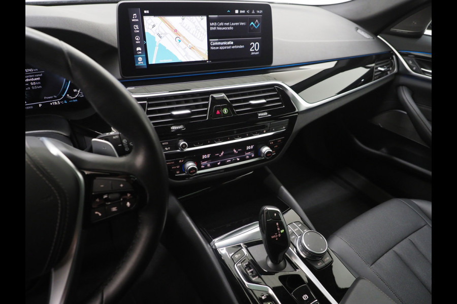 BMW 5 Serie Touring 530e xDrive | Panoramadak | Harman/Kardon | HUD | Camera | Leder | Keyless | Adaptive Cruise