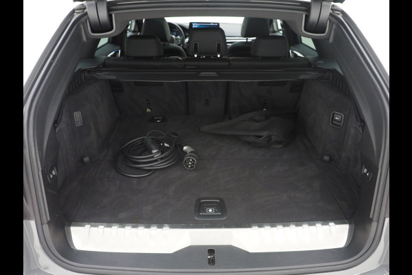 BMW 5 Serie Touring 530e xDrive | Panoramadak | Harman/Kardon | HUD | Camera | Leder | Keyless | Adaptive Cruise