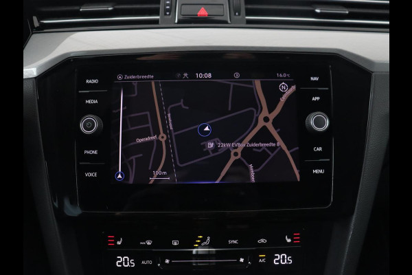 Volkswagen Passat 1.4 TSI PHEV GTE | Trekhaak | Stoelverwarming | Camera | Adaptive cruise | Carplay | Matrix LED | Navigatie | Massage | Climate control | Bluetooth | Plug In