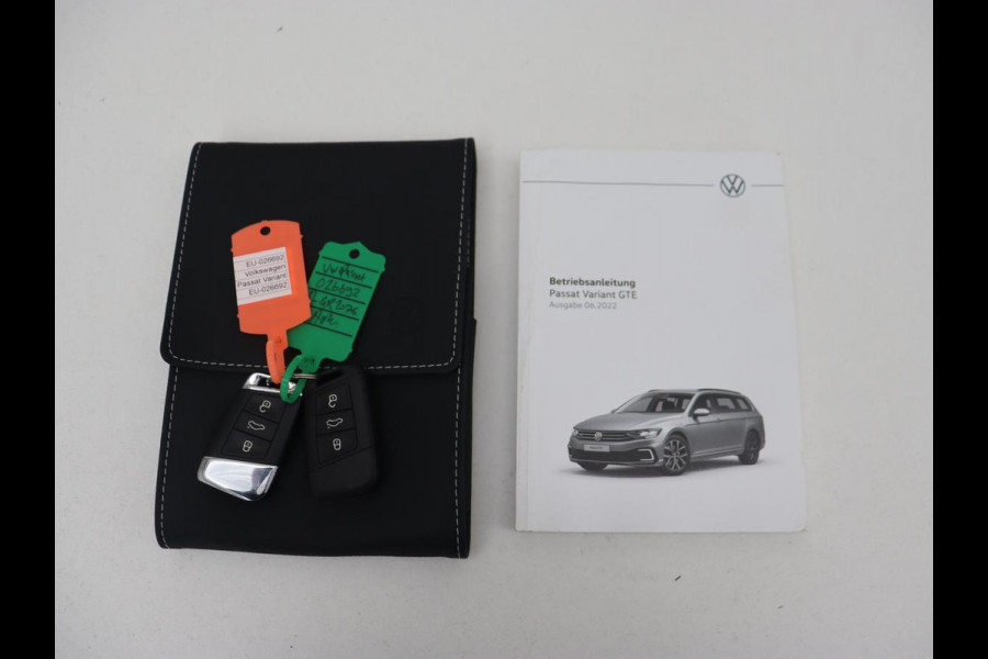 Volkswagen Passat 1.4 TSI PHEV GTE | Trekhaak | Stoelverwarming | Camera | Adaptive cruise | Carplay | Matrix LED | Navigatie | Massage | Climate control | Bluetooth | Plug In