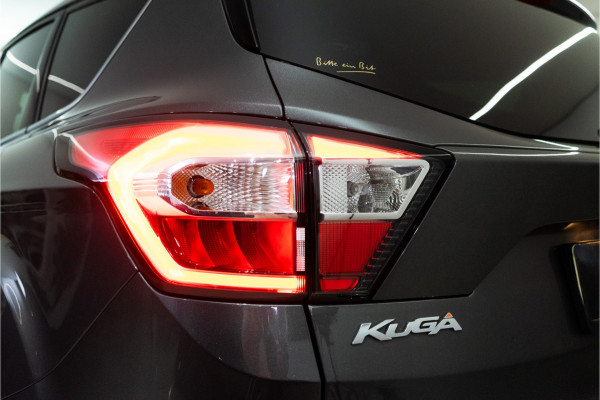 Ford Kuga 1.5 EcoBoost Titanium 183PK AWD | Automaat | Xenon | Trekhaak | Camera | Stoelverwarming | 12 MND Garantie
