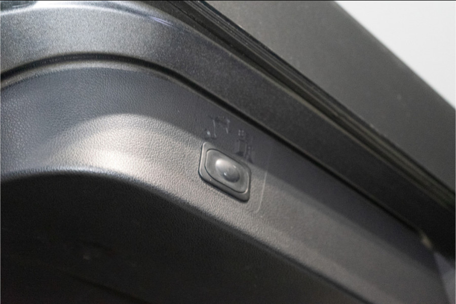 Ford Kuga 1.5 EcoBoost Titanium 183PK AWD | Automaat | Xenon | Trekhaak | Camera | Stoelverwarming | 12 MND Garantie