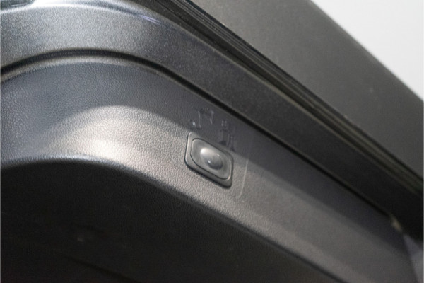 Ford Kuga 1.5 EcoBoost Titanium 183PK AWD | Automaat | Xenon | Trekhaak | Camera | Stoelverwarming | 12 MND Garantie