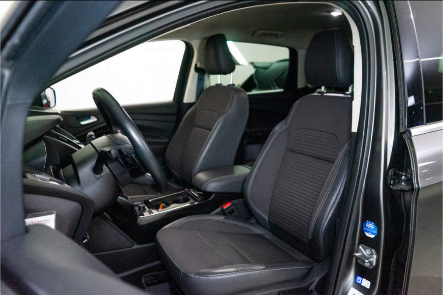 Ford Kuga 1.5 EcoBoost Titanium 183PK AWD | Automaat | Xenon | Trekhaak | Camera | Stoelverwarming | 12 MND Garantie