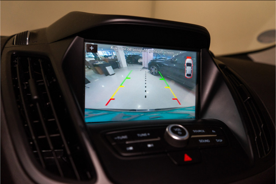 Ford Kuga 1.5 EcoBoost Titanium 183PK AWD | Automaat | Xenon | Trekhaak | Camera | Stoelverwarming | 12 MND Garantie