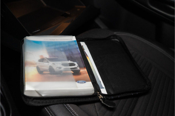 Ford Kuga 1.5 EcoBoost Titanium 183PK AWD | Automaat | Xenon | Trekhaak | Camera | Stoelverwarming | 12 MND Garantie