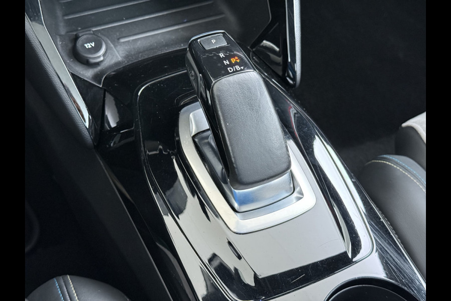 Peugeot e-208 EV GT-line 350 50kWh Pano-dak 360°Camera Leder/Alcantara Adaptive-Cruise Apple Carplay Android Auto Navi Ecc Pdc-a+v SOH 89% Stoelverwarming Led Lmv 17" Regen-Lichtsensor Privacy Glas Keyless DAB+ 1e Eigenaar Origineel Nederlandse Auto Dealeronderhouden Bomvol € 40.000 nieuw!
