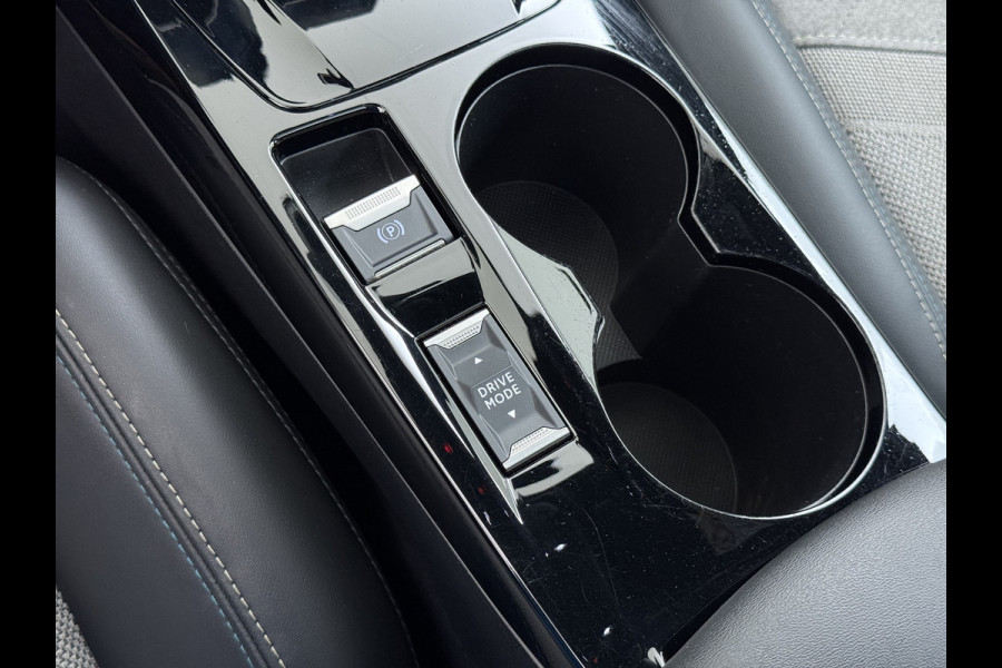 Peugeot e-208 EV GT-line 350 50kWh Pano-dak 360°Camera Leder/Alcantara Adaptive-Cruise Apple Carplay Android Auto Navi Ecc Pdc-a+v SOH 89% Stoelverwarming Led Lmv 17" Regen-Lichtsensor Privacy Glas Keyless DAB+ 1e Eigenaar Origineel Nederlandse Auto Dealeronderhouden Bomvol € 40.000 nieuw!