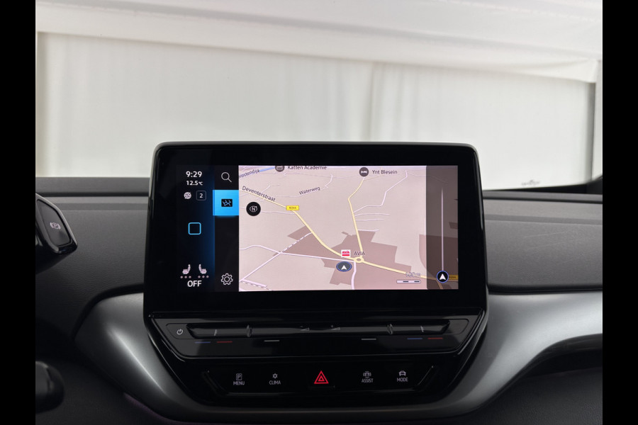 Volkswagen ID.4 First 77 kWh [ 3-Fase ] {SOH-83%} (INCL.BTW) *LEATHER-MICROFIBRE | FULL-LED | ADAPTIVE-CRUISE | HEATED-COMFORTSEATS | DIGI-COCKPIT | AMBIENT-LIGHT | NAVI-FULLMAP | PDC | TOWBAR | PRIVACY-GLASS | CAMERA | 20''ALU*