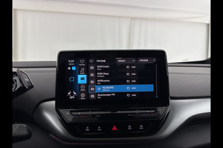 Volkswagen ID.4 First 77 kWh [ 3-Fase ] {SOH-83%} (INCL.BTW) *LEATHER-MICROFIBRE | FULL-LED | ADAPTIVE-CRUISE | HEATED-COMFORTSEATS | DIGI-COCKPIT | AMBIENT-LIGHT | NAVI-FULLMAP | PDC | TOWBAR | PRIVACY-GLASS | CAMERA | 20''ALU*