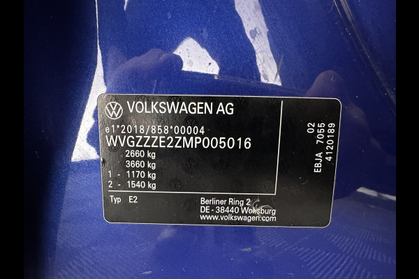 Volkswagen ID.4 First 77 kWh [ 3-Fase ] {SOH-83%} (INCL.BTW) *LEATHER-MICROFIBRE | FULL-LED | ADAPTIVE-CRUISE | HEATED-COMFORTSEATS | DIGI-COCKPIT | AMBIENT-LIGHT | NAVI-FULLMAP | PDC | TOWBAR | PRIVACY-GLASS | CAMERA | 20''ALU*