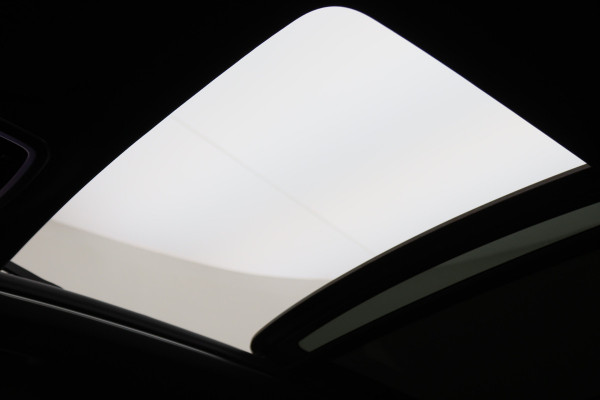 Lynk & Co 01 1.5 360° Camera, Panoramadak, Zwarte hemel, ACC, Apple Carplay, DAB, 20''