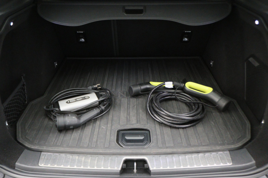 Lynk & Co 01 1.5 360° Camera, Panoramadak, Zwarte hemel, ACC, Apple Carplay, DAB, 20''