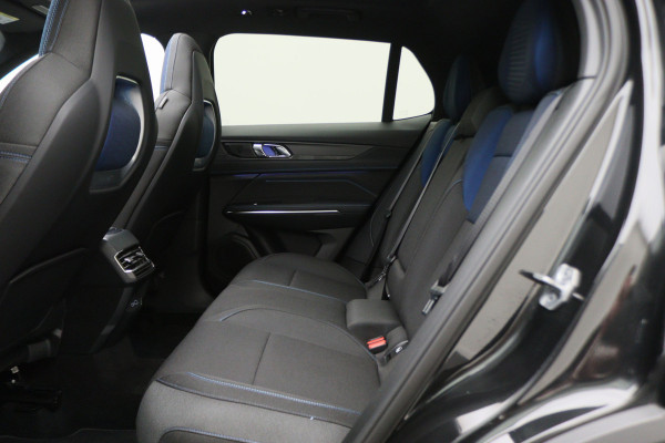 Lynk & Co 01 1.5 360° Camera, Panoramadak, Zwarte hemel, ACC, Apple Carplay, DAB, 20''