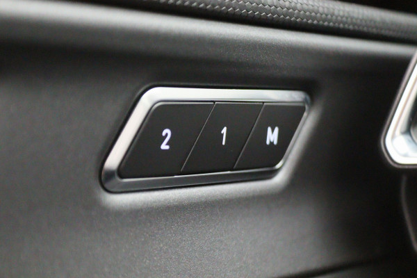 Lynk & Co 01 1.5 360° Camera, Panoramadak, Zwarte hemel, ACC, Apple Carplay, DAB, 20''