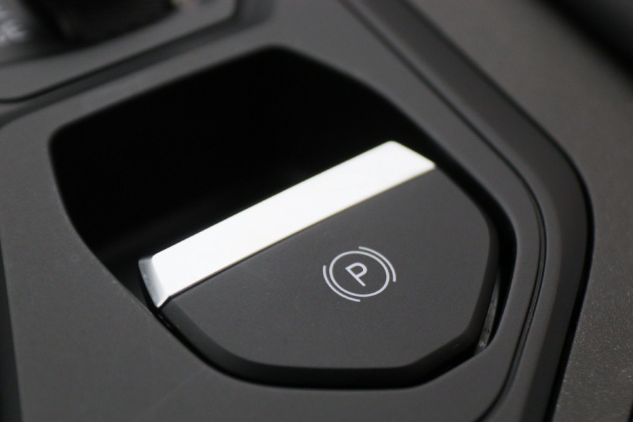 Lynk & Co 01 1.5 360° Camera, Panoramadak, Zwarte hemel, ACC, Apple Carplay, DAB, 20''