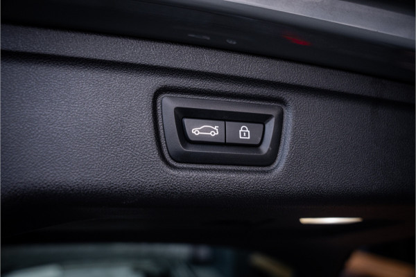 BMW 3 Serie Touring M340i xDrive High Executive - Panorama | H&K | Memory | Laser | 360 Camera | Elek. Trekhaak