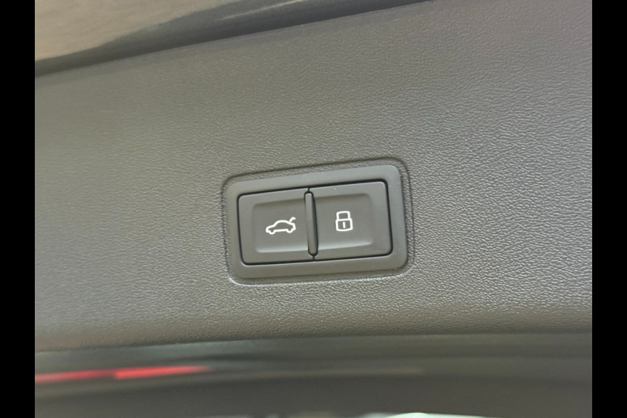 Audi Q3 Sportback Sportback e-hybrid 272pk S-line Tech plus s-edition Black Optic matrix