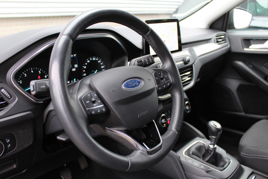 Ford FOCUS Wagon 1.5 EcoBoost 150PK Titanium | Dealer Onderhouden | Trekhaak | Winterpack | Led | Navigatie