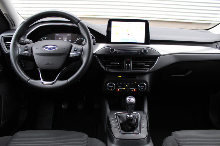 Ford FOCUS Wagon 1.5 EcoBoost 150PK Titanium | Dealer Onderhouden | Trekhaak | Winterpack | Led | Navigatie