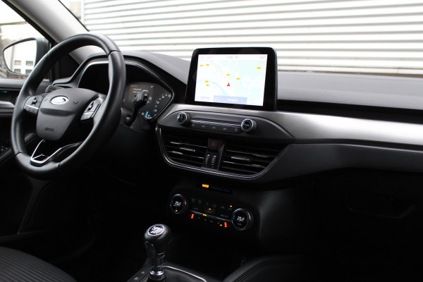 Ford FOCUS Wagon 1.5 EcoBoost 150PK Titanium | Dealer Onderhouden | Trekhaak | Winterpack | Led | Navigatie