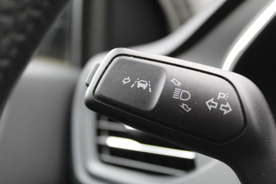 Ford FOCUS Wagon 1.5 EcoBoost 150PK Titanium | Dealer Onderhouden | Trekhaak | Winterpack | Led | Navigatie