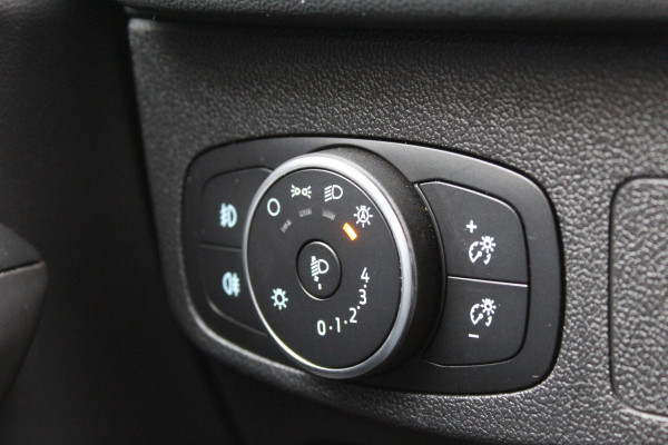 Ford FOCUS Wagon 1.5 EcoBoost 150PK Titanium | Dealer Onderhouden | Trekhaak | Winterpack | Led | Navigatie