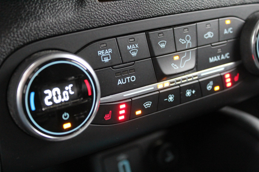 Ford FOCUS Wagon 1.5 EcoBoost 150PK Titanium | Dealer Onderhouden | Trekhaak | Winterpack | Led | Navigatie