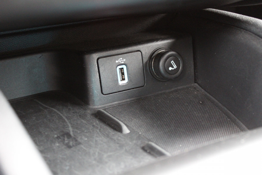 Ford FOCUS Wagon 1.5 EcoBoost 150PK Titanium | Dealer Onderhouden | Trekhaak | Winterpack | Led | Navigatie