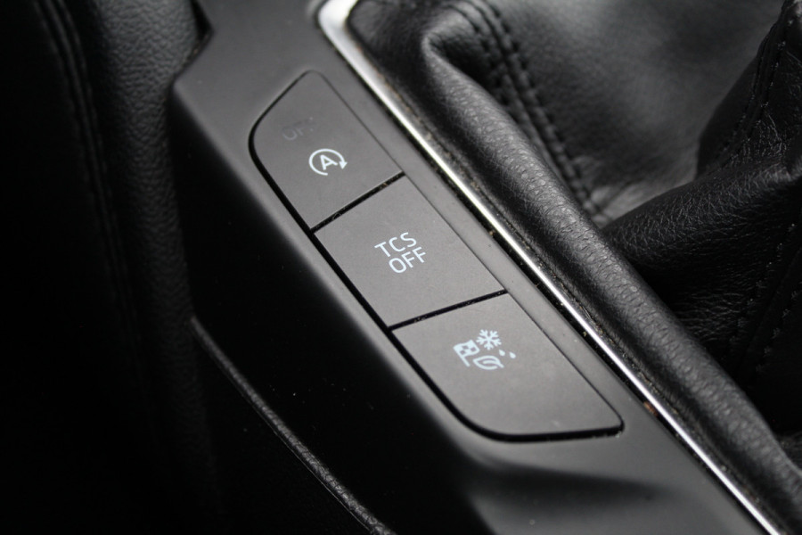 Ford FOCUS Wagon 1.5 EcoBoost 150PK Titanium | Dealer Onderhouden | Trekhaak | Winterpack | Led | Navigatie