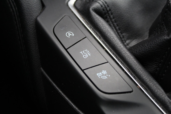 Ford FOCUS Wagon 1.5 EcoBoost 150PK Titanium | Dealer Onderhouden | Trekhaak | Winterpack | Led | Navigatie