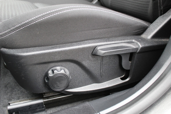 Ford FOCUS Wagon 1.5 EcoBoost 150PK Titanium | Dealer Onderhouden | Trekhaak | Winterpack | Led | Navigatie