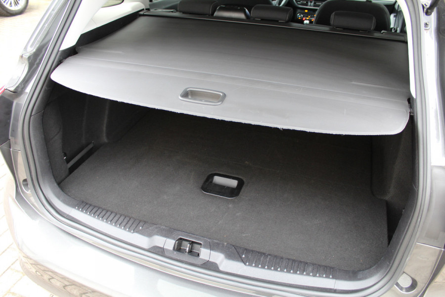 Ford FOCUS Wagon 1.5 EcoBoost 150PK Titanium | Dealer Onderhouden | Trekhaak | Winterpack | Led | Navigatie