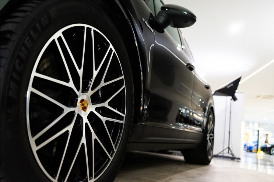 Porsche Cayenne 3.0 E-Hybrid 470PK | InnoDrive | Pano | Matrix | Luchtvering | Bose | Fabrieksgarantie