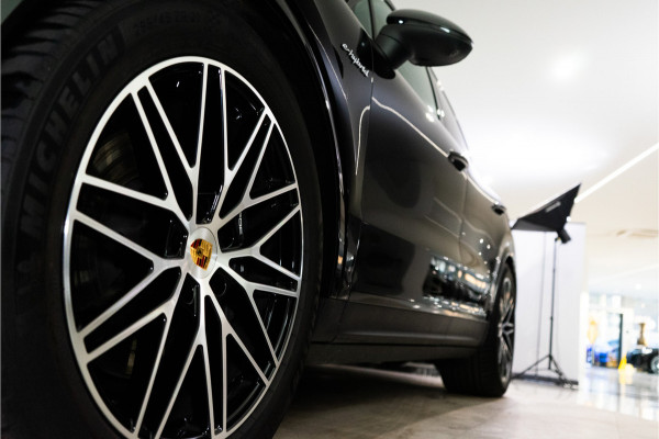 Porsche Cayenne 3.0 E-Hybrid 470PK | InnoDrive | Pano | Matrix | Luchtvering | Bose | Fabrieksgarantie