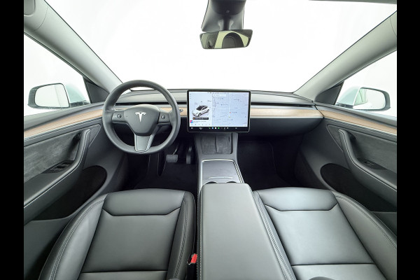 Tesla Model Y RWD Warmtepomp LFP-Accu Leer Lmv Camera's Pano-dak Adap.Cruise Navi Ecc Autopilot Stoel+Stuur+Achterbank Verwarming Elek.Achterklep Dodehoek detector Draadloze telefoonlader SOH 93% 1e Eigenaar Origineel Nederlandse Auto 1.600KG Trekgewicht