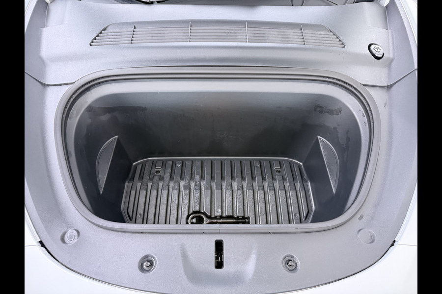 Tesla Model Y RWD Warmtepomp LFP-Accu Leer Lmv Camera's Pano-dak Adap.Cruise Navi Ecc Autopilot Stoel+Stuur+Achterbank Verwarming Elek.Achterklep Dodehoek detector Draadloze telefoonlader SOH 93% 1e Eigenaar Origineel Nederlandse Auto 1.600KG Trekgewicht