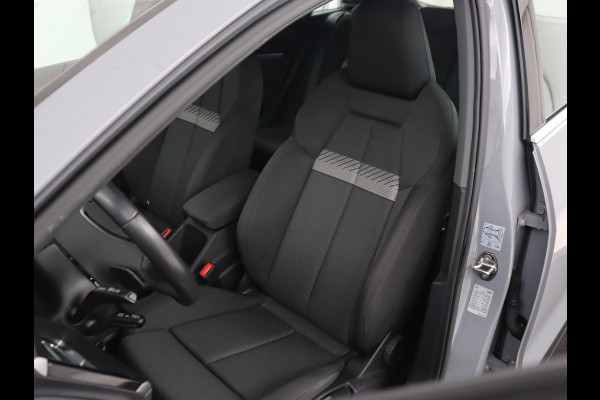Audi Q4 e-tron 40 Launch edition Advanced 77 kWh | Warmtepomp | Adaptive cruise | Trekhaak | Camera | Stoelverwarming | Matrix LED | Carplay | Navigatie | Sportstoelen | Virtual Cockpit | Parkeerhulp