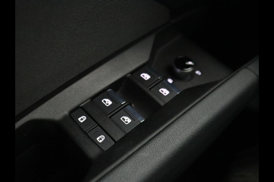 Audi Q4 e-tron 40 Launch edition Advanced 77 kWh | Warmtepomp | Adaptive cruise | Trekhaak | Camera | Stoelverwarming | Matrix LED | Carplay | Navigatie | Sportstoelen | Virtual Cockpit | Parkeerhulp