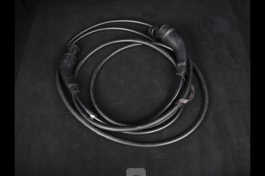 Audi Q4 e-tron 40 Launch edition Advanced 77 kWh | Warmtepomp | Adaptive cruise | Trekhaak | Camera | Stoelverwarming | Matrix LED | Carplay | Navigatie | Sportstoelen | Virtual Cockpit | Parkeerhulp