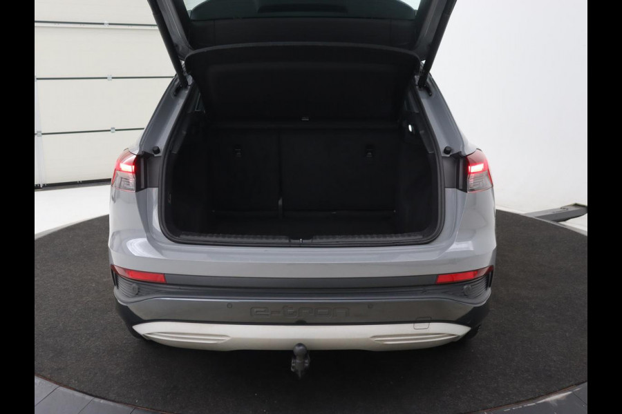 Audi Q4 e-tron 40 Launch edition Advanced 77 kWh | Warmtepomp | Adaptive cruise | Trekhaak | Camera | Stoelverwarming | Matrix LED | Carplay | Navigatie | Sportstoelen | Virtual Cockpit | Parkeerhulp