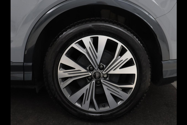 Audi Q4 e-tron 40 Launch edition Advanced 77 kWh | Warmtepomp | Adaptive cruise | Trekhaak | Camera | Stoelverwarming | Matrix LED | Carplay | Navigatie | Sportstoelen | Virtual Cockpit | Parkeerhulp