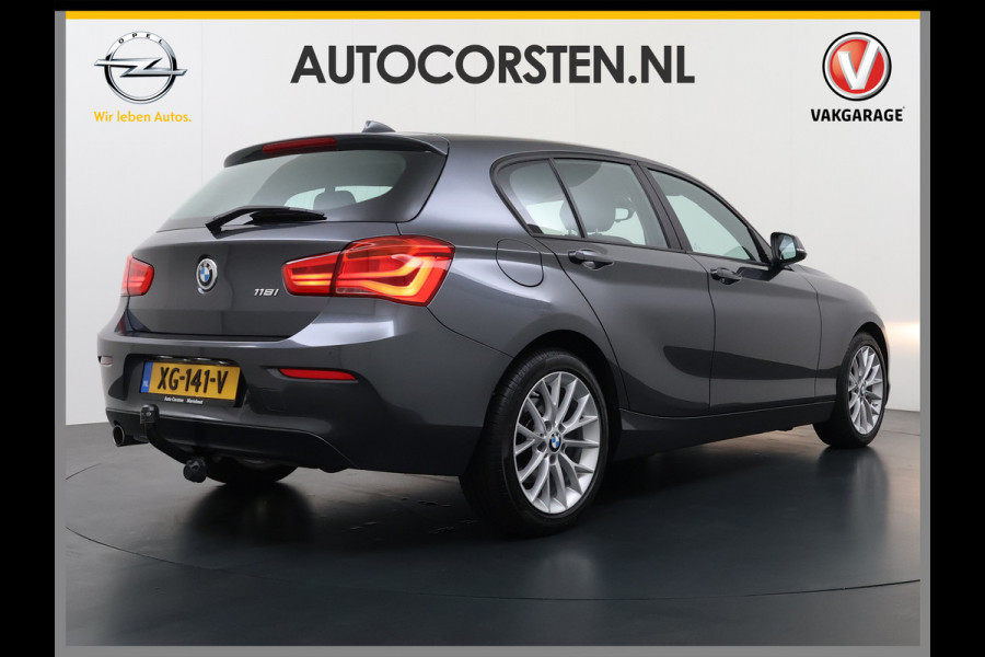 BMW 1-serie 118i AUT-8 Sport Navi Ecc Trekhaak Pdc Sportstoelen Corporate Edition Lmv 17" Regen-Lichtsensor Isofix Bluetooth Origineel Nederlandse Auto Zeer nette BMW 118I