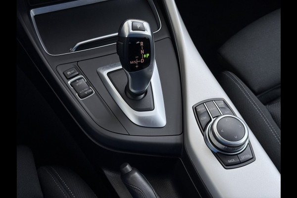 BMW 1-serie 118i AUT-8 Sport Navi Ecc Trekhaak Pdc Sportstoelen Corporate Edition Lmv 17" Regen-Lichtsensor Isofix Bluetooth Origineel Nederlandse Auto Zeer nette BMW 118I